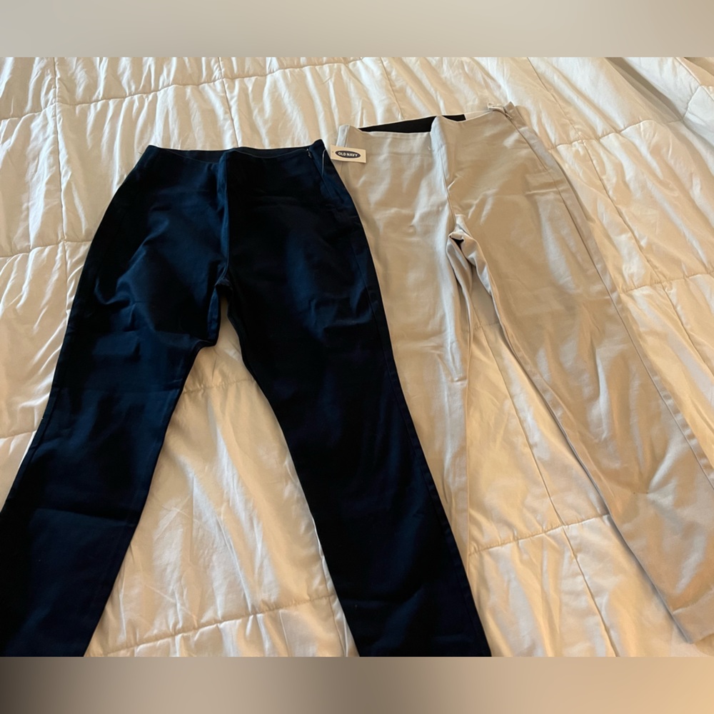 NWT 2 pairs of old navy slim pants size 4